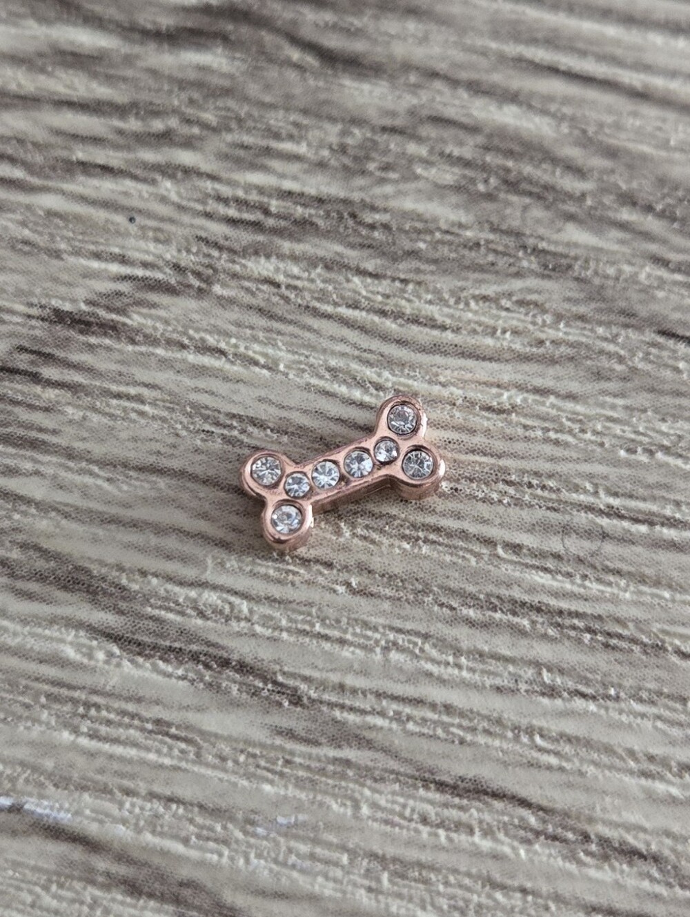 🦉Crystal Rosegold Dog Bone Charm